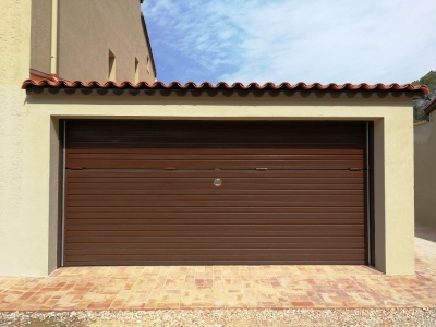 Porta Basculant per a casa particular