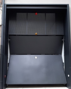 Porta Basculant amb fixe superior obra nova