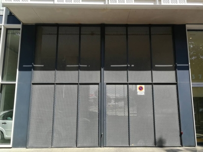 Porta Batent amb fixes superiors i laterals