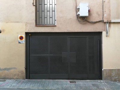 Porta Batent amb portella