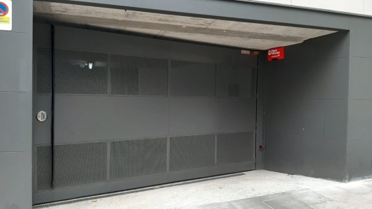 Porta Batent per a comunitat de veïns
