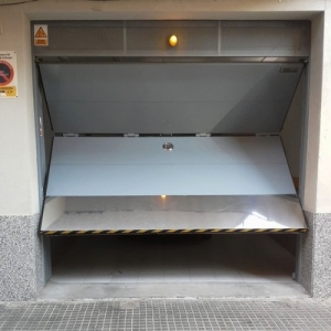 Porta Basculant xapa sega